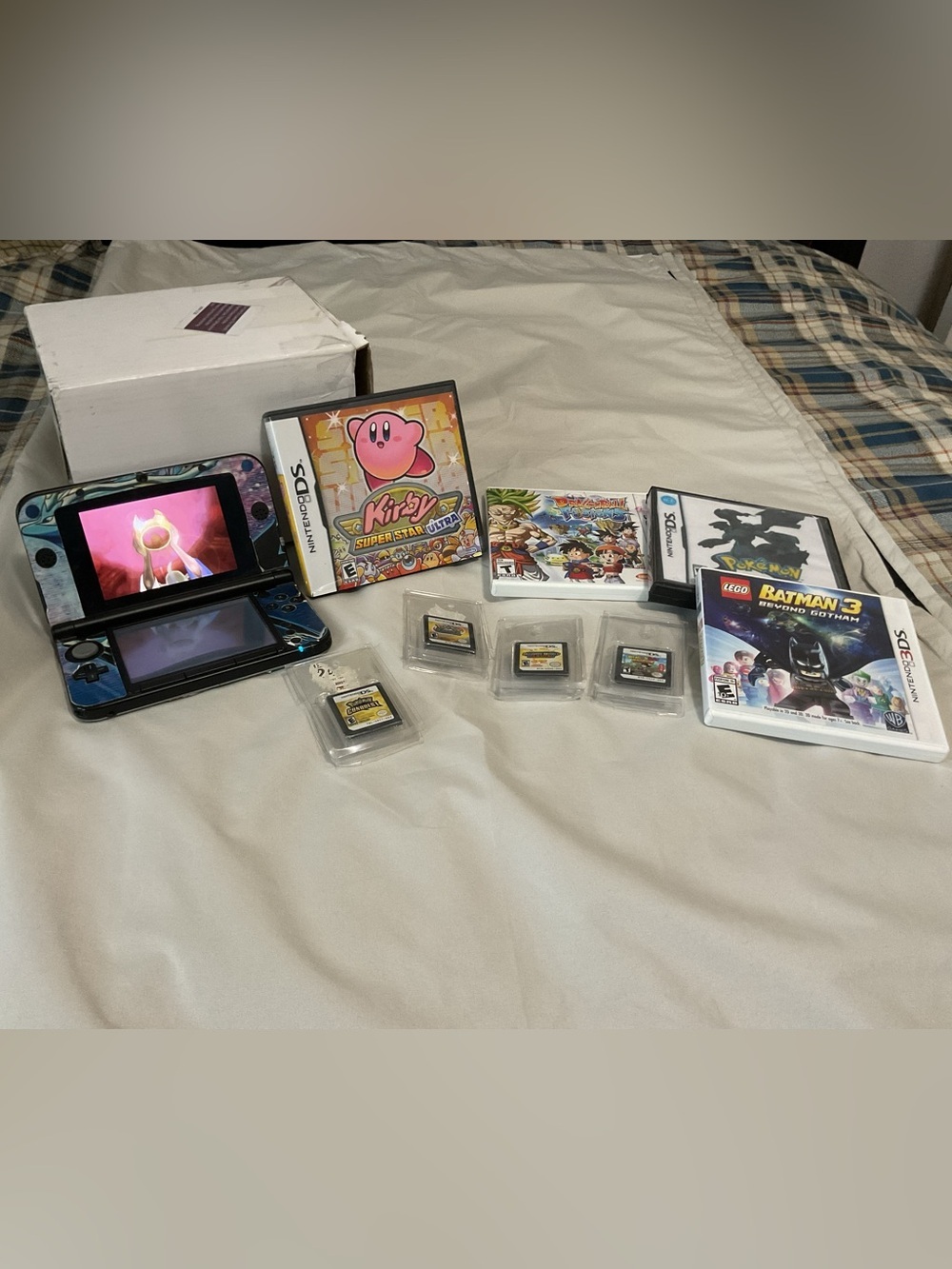 Nintendo 3DS XL Pokémon skin Handheld with 9 Game Cartridge Bundle - Picture 3 of 9